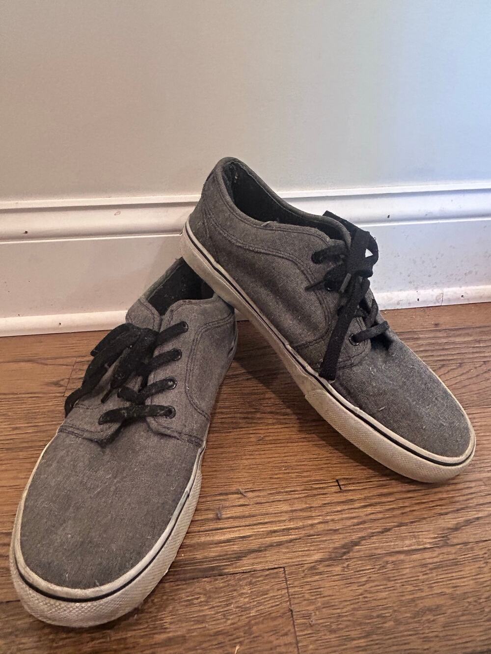 Airwalk Gray Canvas Skate Shoes Low Top Sneaker Heather Charcoal Mens Size 11